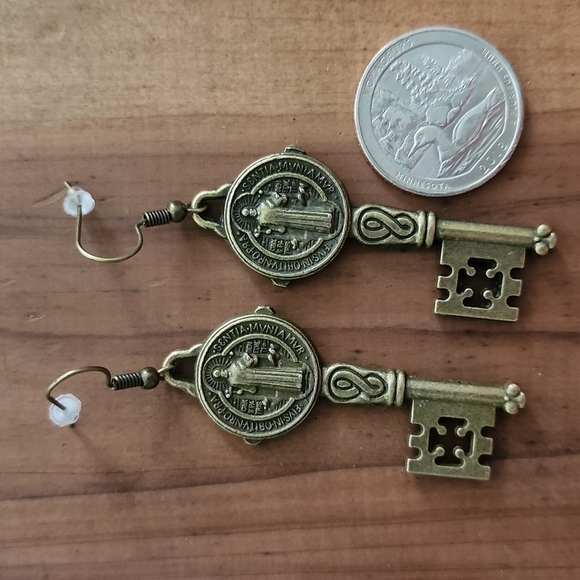 Vintage Key Earrings - Picture 1 of 1